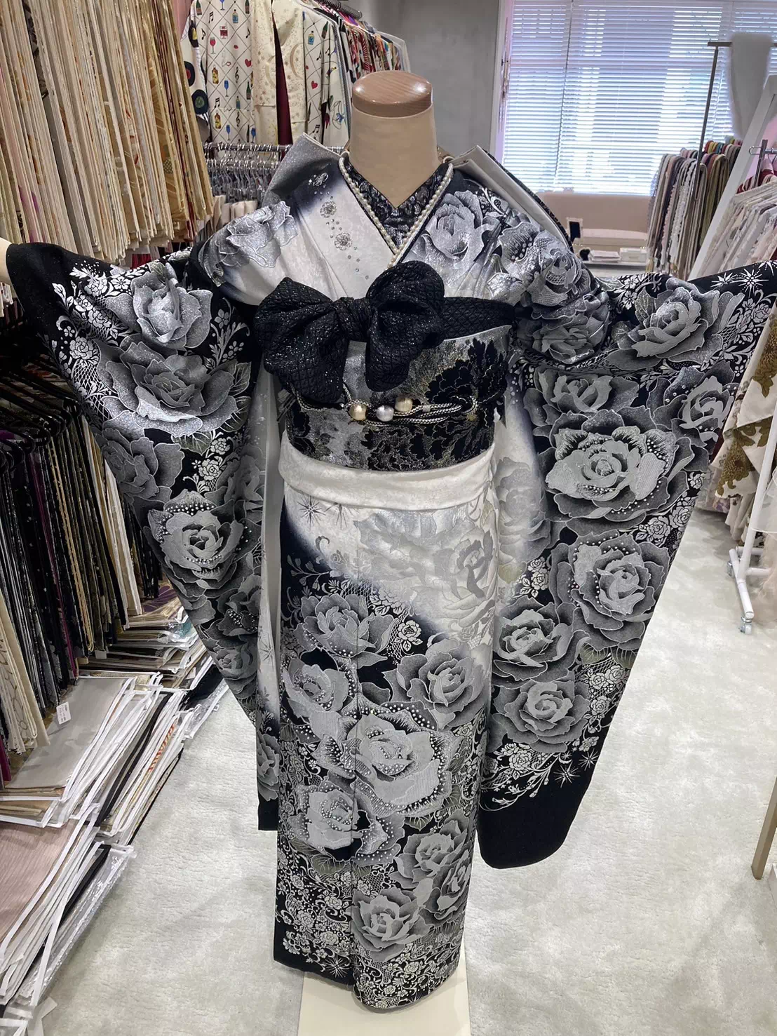 TAKAZEN姫路店　姫路市　成人式　卒業式　袴　振袖　イマドキ振袖　香音　モード　ギラギラ　