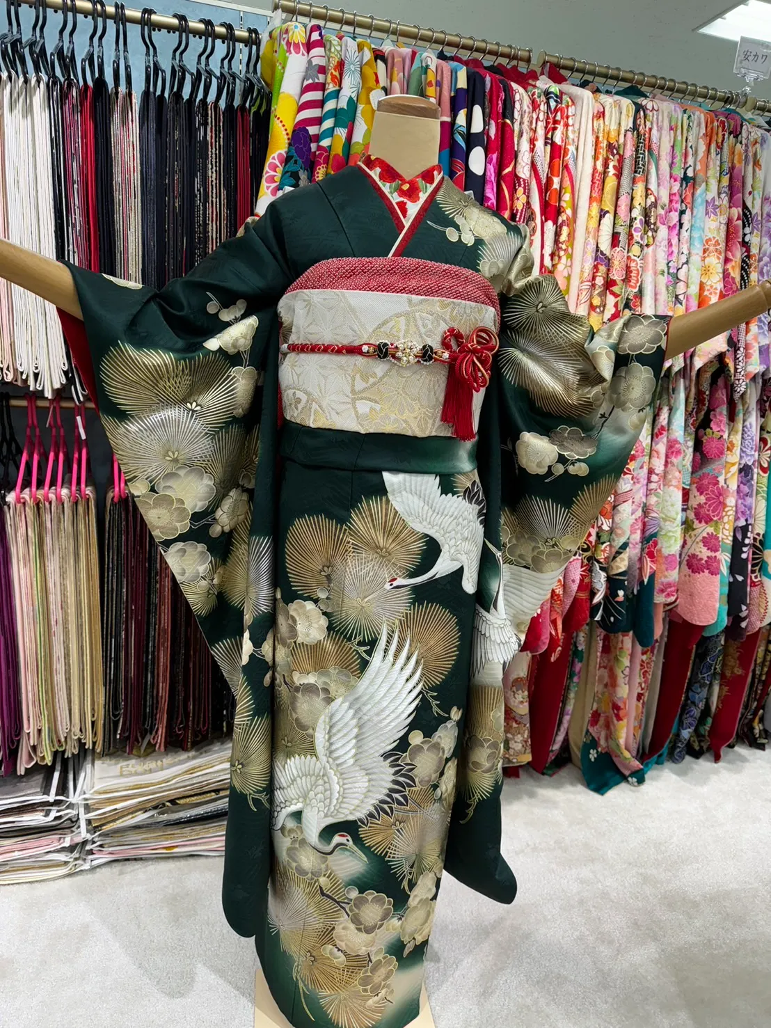 振袖レンタル　成人式　なんば　心斎橋　天王寺 粋古典　緑　緑振袖　かっこいい　上品　綺麗