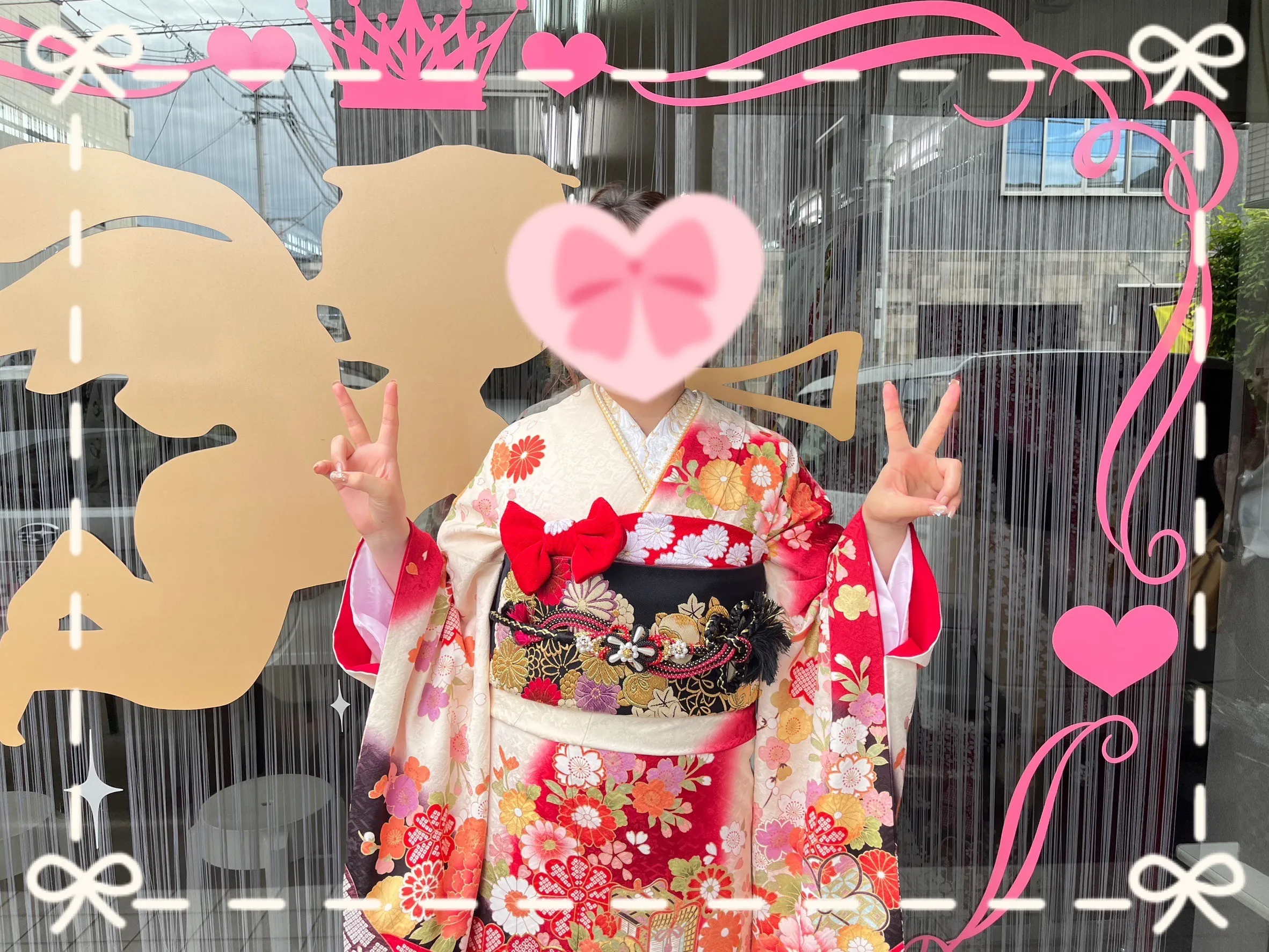 振袖　前撮り撮影会　可愛い　おしゃれ　正統派古典　赤/黒/白　御所車柄/牡丹柄　人気　上品　可愛い　伝統的古典　最高級金彩刺繍絞り友禅　IKKO