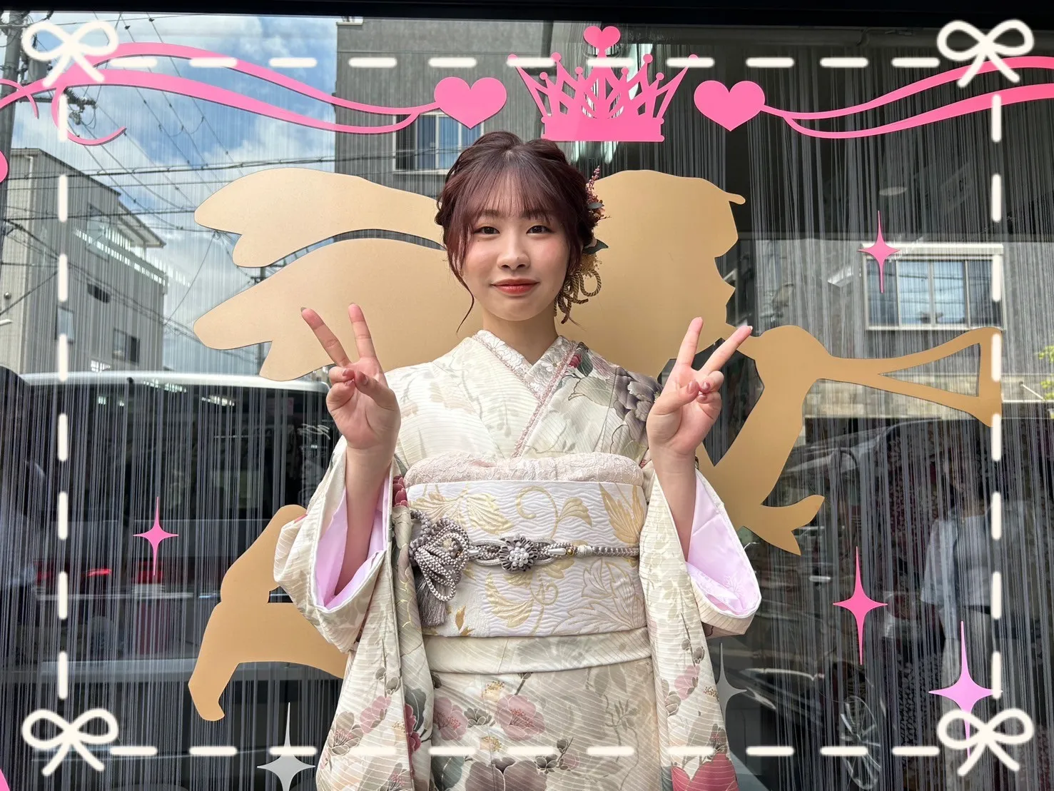 成人式　振袖　前撮り撮影会　くすみカラーガーリー　白/ピンク/淡色　椿柄　かわいい　リボン小物コーデ　トレンド　香音ちゃん