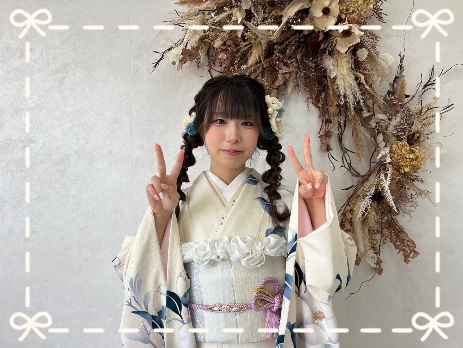 振袖　レンタル　橿原　前撮り　くすみカラーレトロ　クリーム/水色/ブルー　椿柄　シンプル　お洒落