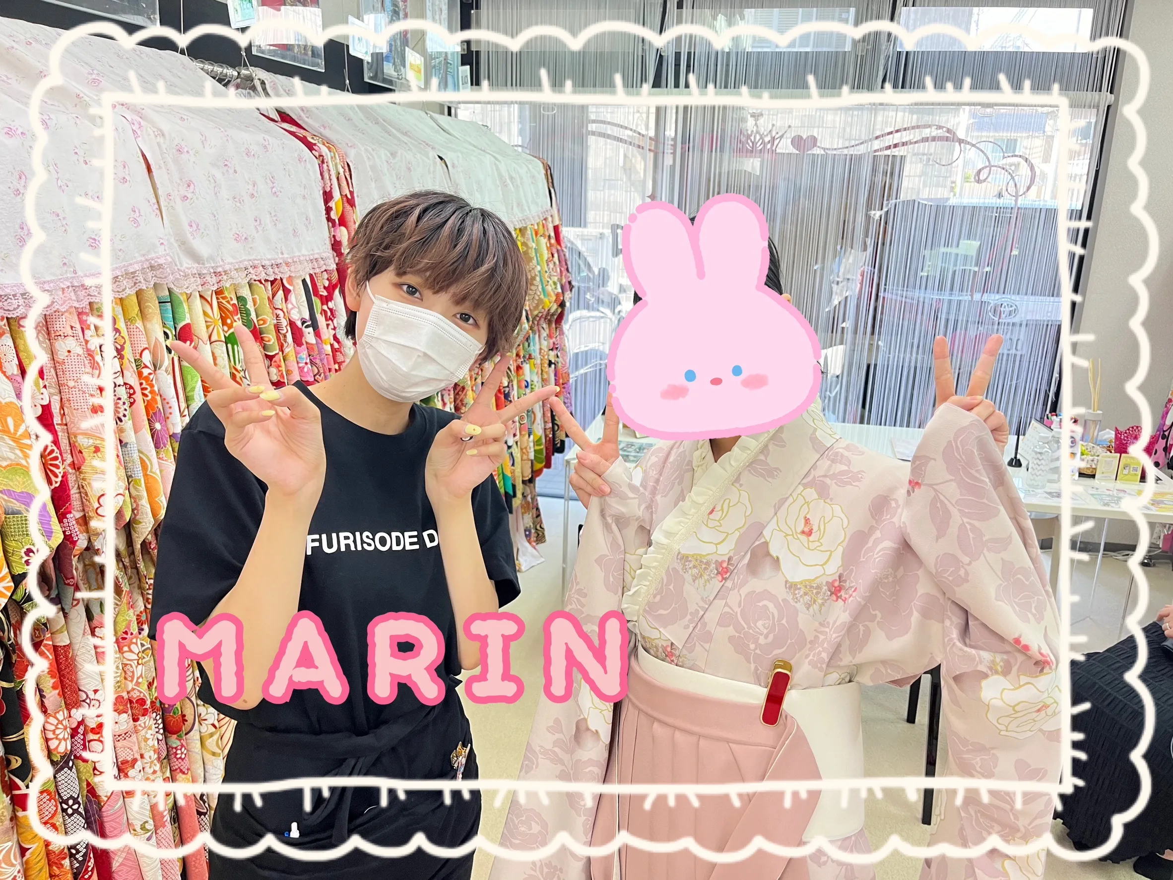 袴　レンタル　奈良　最新作ニューくすみレトロ　ピンク/淡い色　バラ柄　フェミニン　フレンチガーリー　アンティーク調　リボン小物アレンジ　香音ちゃん