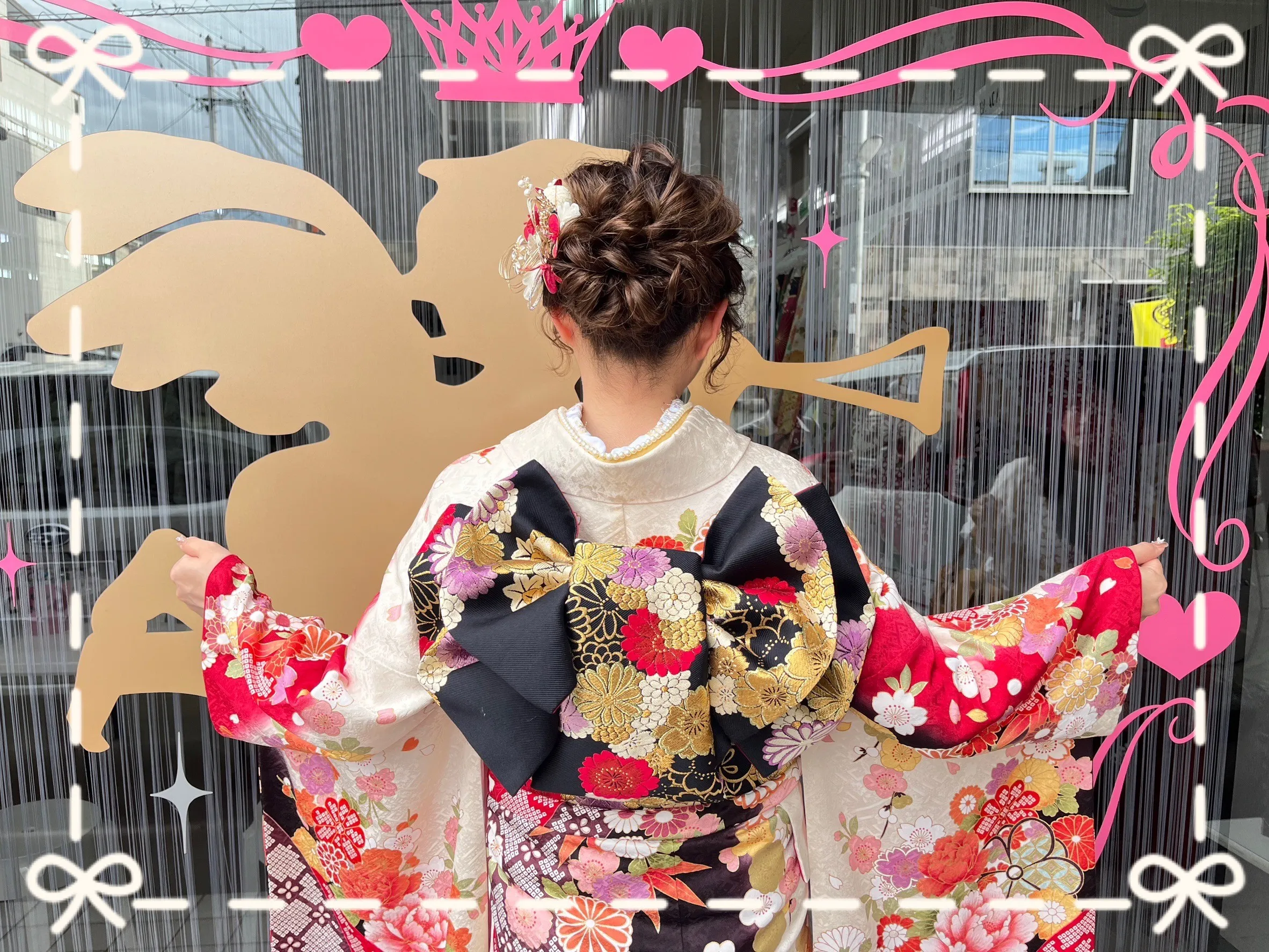 振袖　前撮り撮影会　可愛い　おしゃれ　正統派古典　赤/黒/白　御所車柄/牡丹柄　人気　上品　可愛い　伝統的古典　最高級金彩刺繍絞り友禅　IKKO