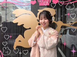 成人式　振袖　前撮り撮影会　ヘップバーン“ミニョン”(かわいい)　ピンクベージュ　立体花　フレンチガーリー　おしゃれな　レースインナー/ブーツコーデ　香音ちゃん