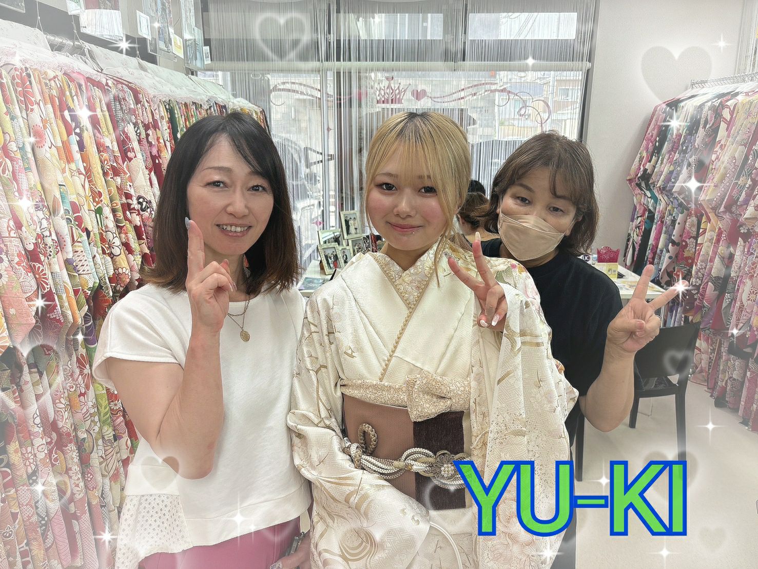 振袖　レンタル　奈良　最新作くすみカラーガーリー　アイボリー/白ベース　牡丹柄　透明感　綺麗　かわいらしい　オフカラー　香音ちゃん