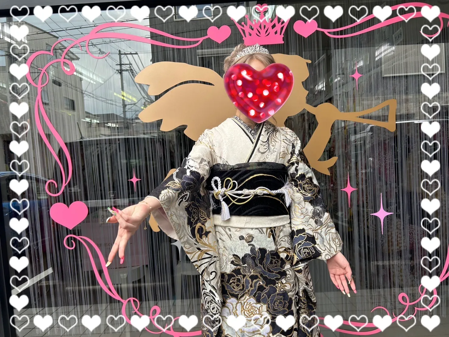 振袖　レンタル　奈良　前撮り　モード　白/黒/ゴールド(金色)　バラ柄　ギャル系　派手　カッコイイ