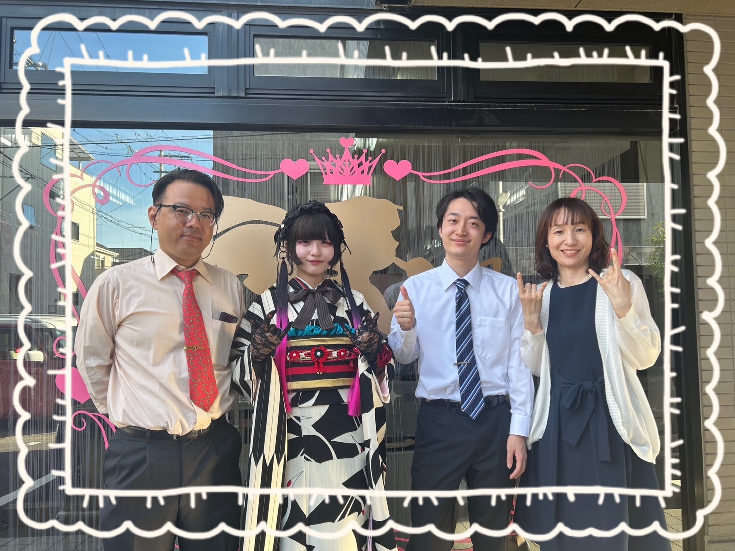 成人式　振袖　前撮り撮影会　格安レトロ　黒/白/モノトーン　鶴柄　人気　個性的　おしゃれ　レトロモダン振袖　目立つ　被らない　片身替わり