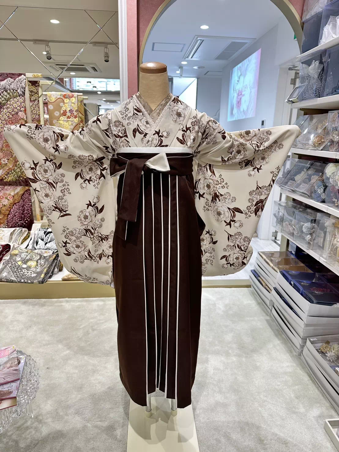 TAKAZEN姫路店　姫路市　成人式　卒業式　袴　振袖　イマドキ振袖　古典柄　口コミ　振袖レンタル　イマドキコーディネート　姫路市振袖レンタル　takazen　2024年成人 2025年成人　成人式　