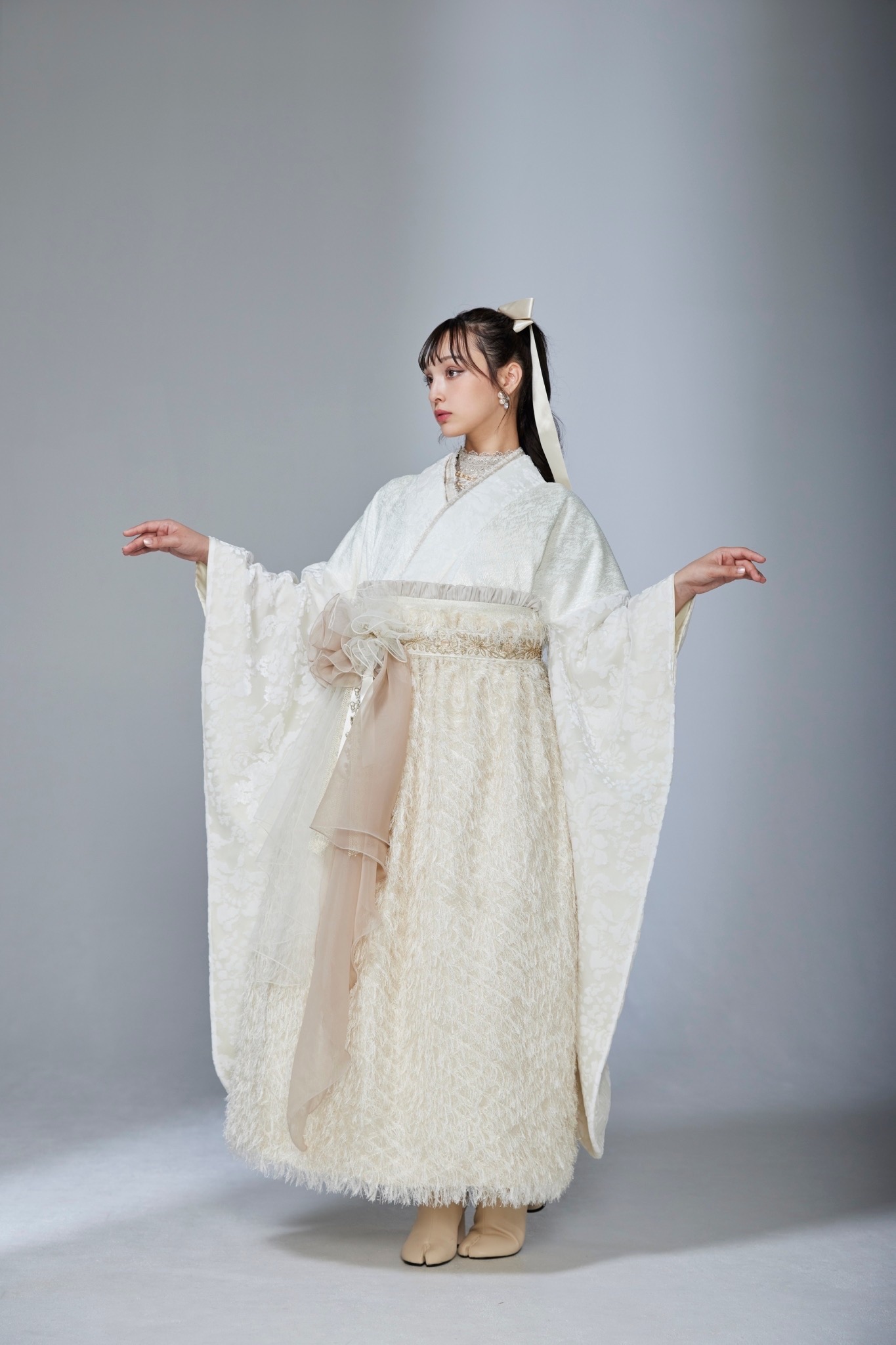 袴　レンタル　神戸　ヴィンテージスタイル　黒/オールブラック　ジャガード生地　ベルベット　レースインナーコーデ　香川るな
