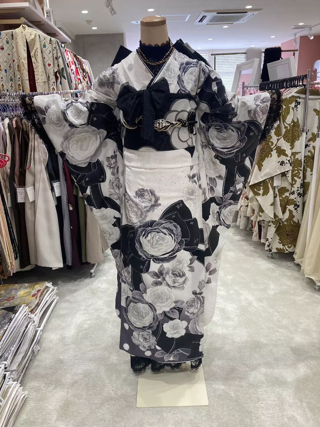 TAKAZEN姫路店　加古川市　高砂市　人気振袖　振袖レンタル　姫路市　成人式　卒業式　袴　振袖　イマドキ振袖　香音　