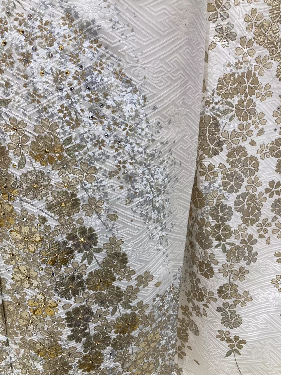 TAKAZEN姫路店　加古川市　高砂市　人気振袖　振袖レンタル　姫路市　成人式　卒業式　袴　振袖　イマドキ振袖　香音　