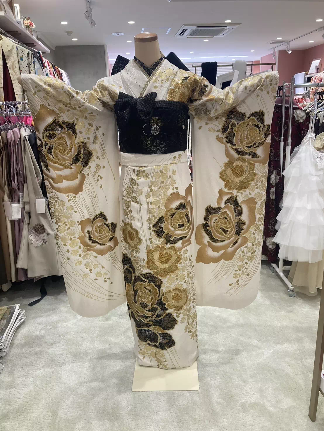 TAKAZEN姫路店　加古川市　高砂市　人気振袖　振袖レンタル　姫路市　成人式　卒業式　袴　振袖　イマドキ振袖　香音　