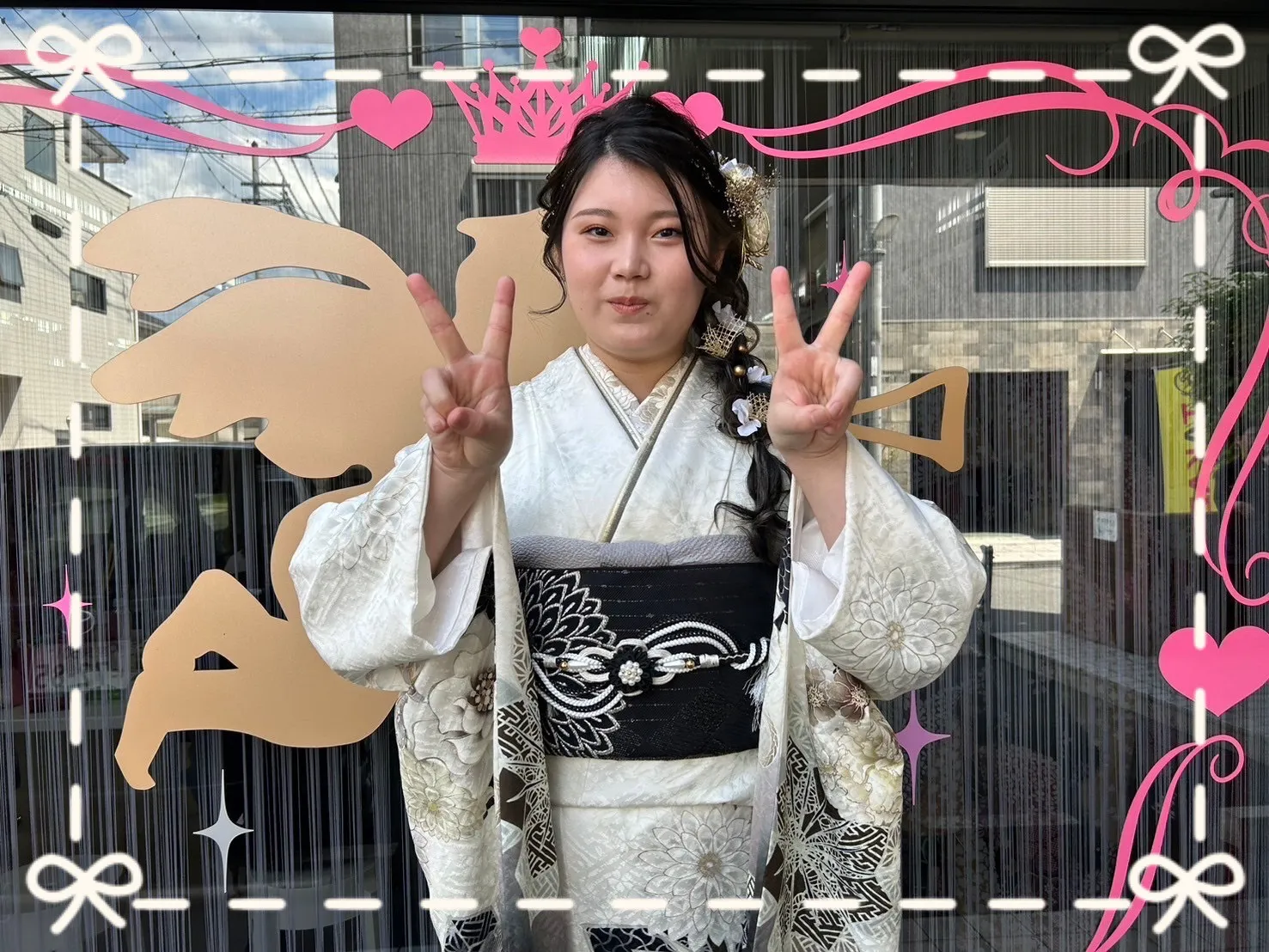 振袖　レンタル　奈良　振袖安い　九重×中村里砂　白/クリーム/黒/モノトーン　菊柄　統一感/大人っぽい/おしゃれ/可愛い/落ち着いた