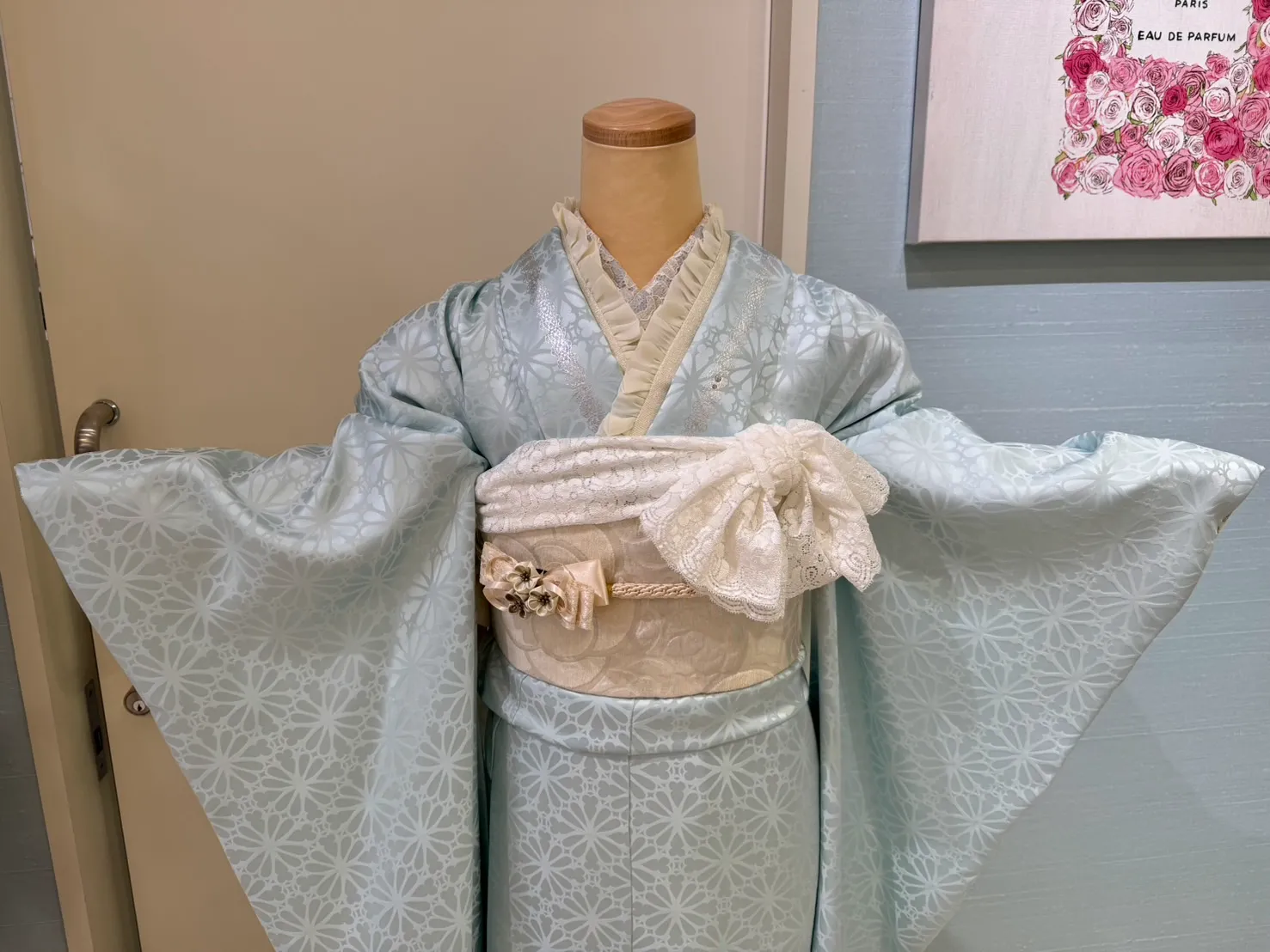TAKAZEN　タカゼン　水色振袖　フリル　レース　可愛い　シンプル