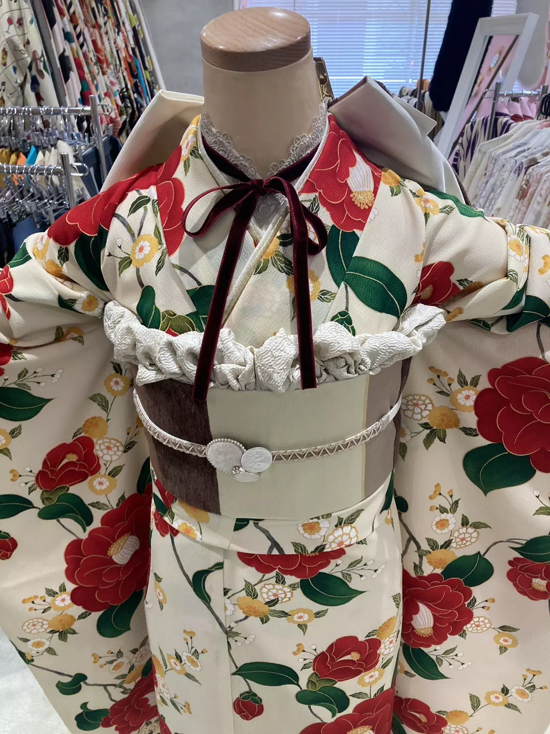 TAKAZEN姫路店　加古川市　高砂市　人気振袖　振袖レンタル　姫路市　成人式　卒業式　袴　振袖　イマドキ振袖　香音　