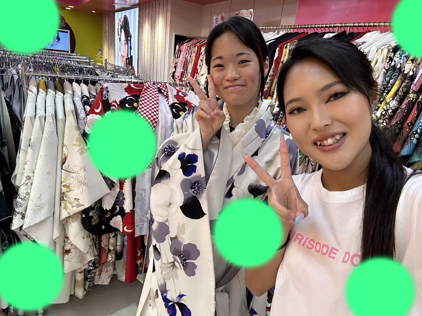 TAKAZEN神戸三宮店　袴レンタル　卒業式　白色　かわいい　くすみ