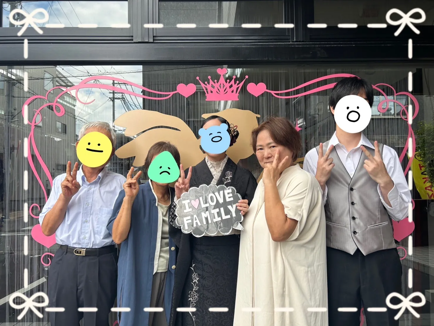 成人式　振袖　前撮り撮影会　ヴィンテージスタイル　ブラック/黒ベース　ワンポイント刺繍　人と被らない　シンプル振袖　おしゃれな着こなし　レースインナー/ブーツスタイル