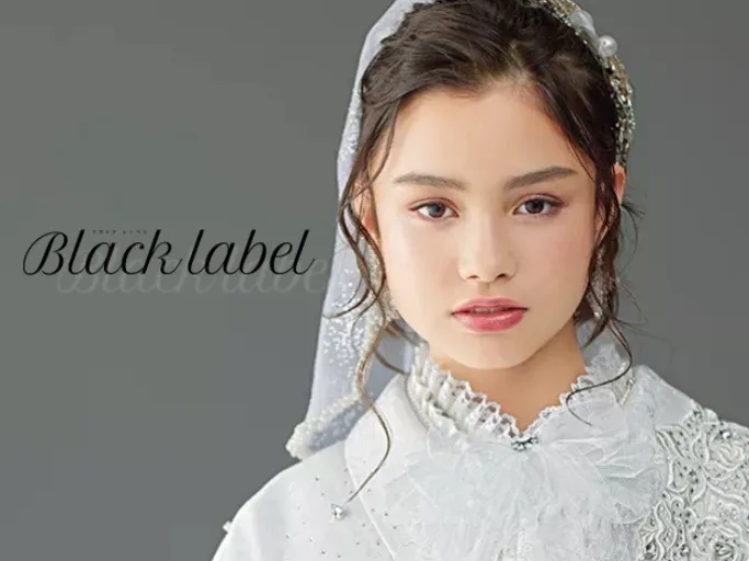 【TAKAZEN奈良店】7日♡TAKAZENオリジナルのオートクチュールドレスのように気品高く、スワロフスキーやビジューがキラキラ輝く、 世界に一着しかない、」ラグジュアリー振袖「ブラックレーベル」のご紹介です✨♡