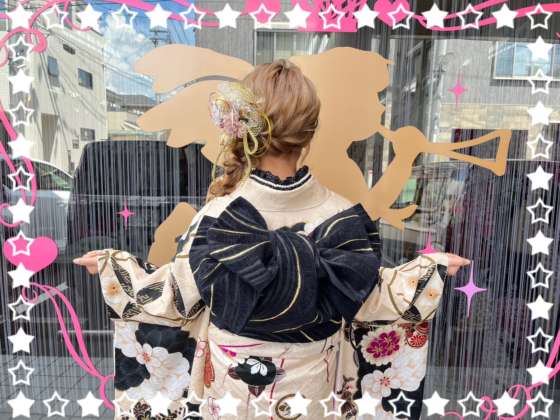 成人式　振袖　前撮り撮影会　奈良　玉城ティナ×紅一点ブランド振袖　ベージュ/黒　くすみ系一番人気　おしゃれ　アンティーク調　しごきアレンジ