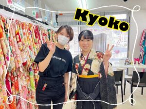 袴　レンタル　奈良　九重ブランド袴　古典柄　白/黒　牡丹柄　王道　かっこいい　大人っぽい　ブーツコーデ