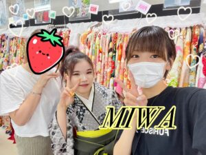 袴　レンタル　奈良　派手系　グレー/グレージュ　パイソン柄　かっこいい　目立つ　大人っぽい