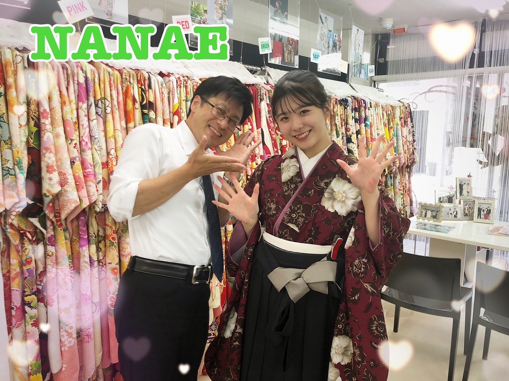 袴　レンタル　奈良　玉城ティナ×紅一点ブランド袴　レトロ　ワインレッド　バラ柄　地雷系　個性的　洋風　ラブリー