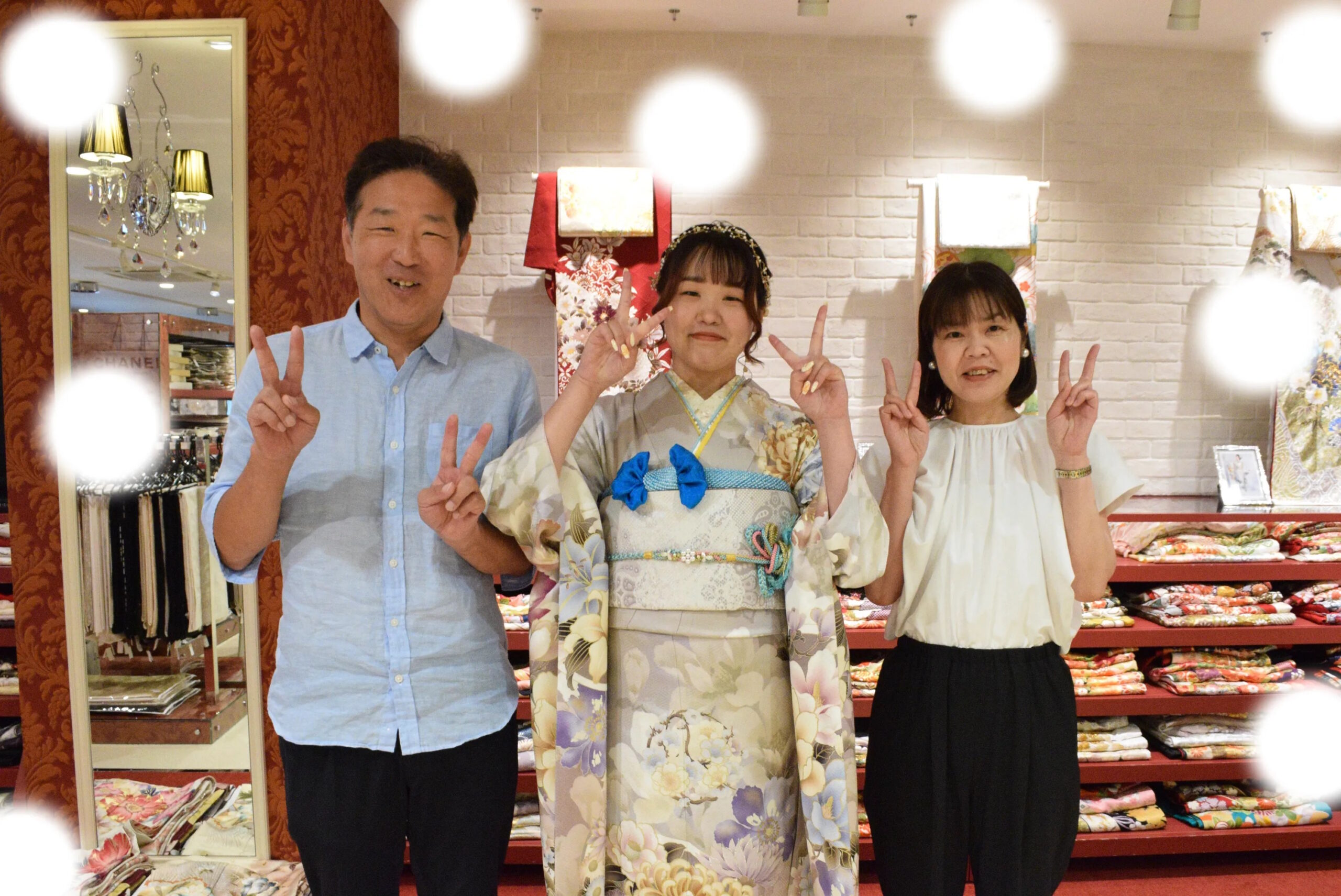 成人式　前撮り　梅田　振袖　　くすみカラー　かわいい　家族写真