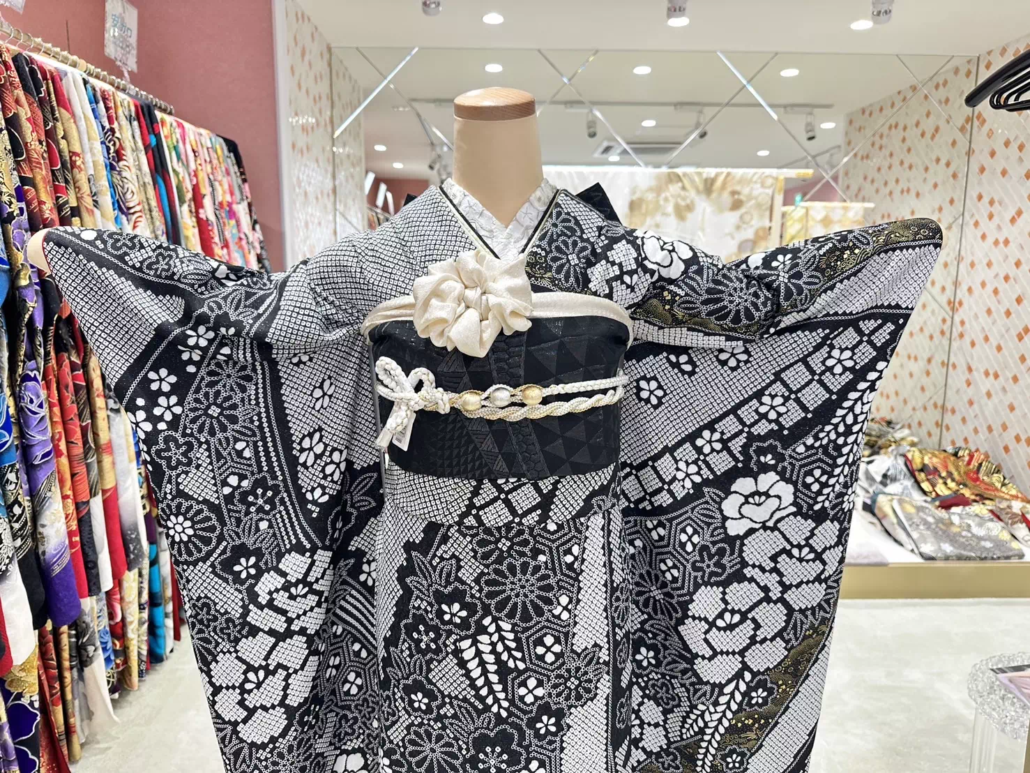TAKAZEN姫路店　姫路市　成人式　卒業式　袴　振袖　イマドキ振袖　古典柄　口コミ　振袖レンタル　イマドキコーディネート　姫路市振袖レンタル　takazen　2024年成人 2025年成人　成人式　