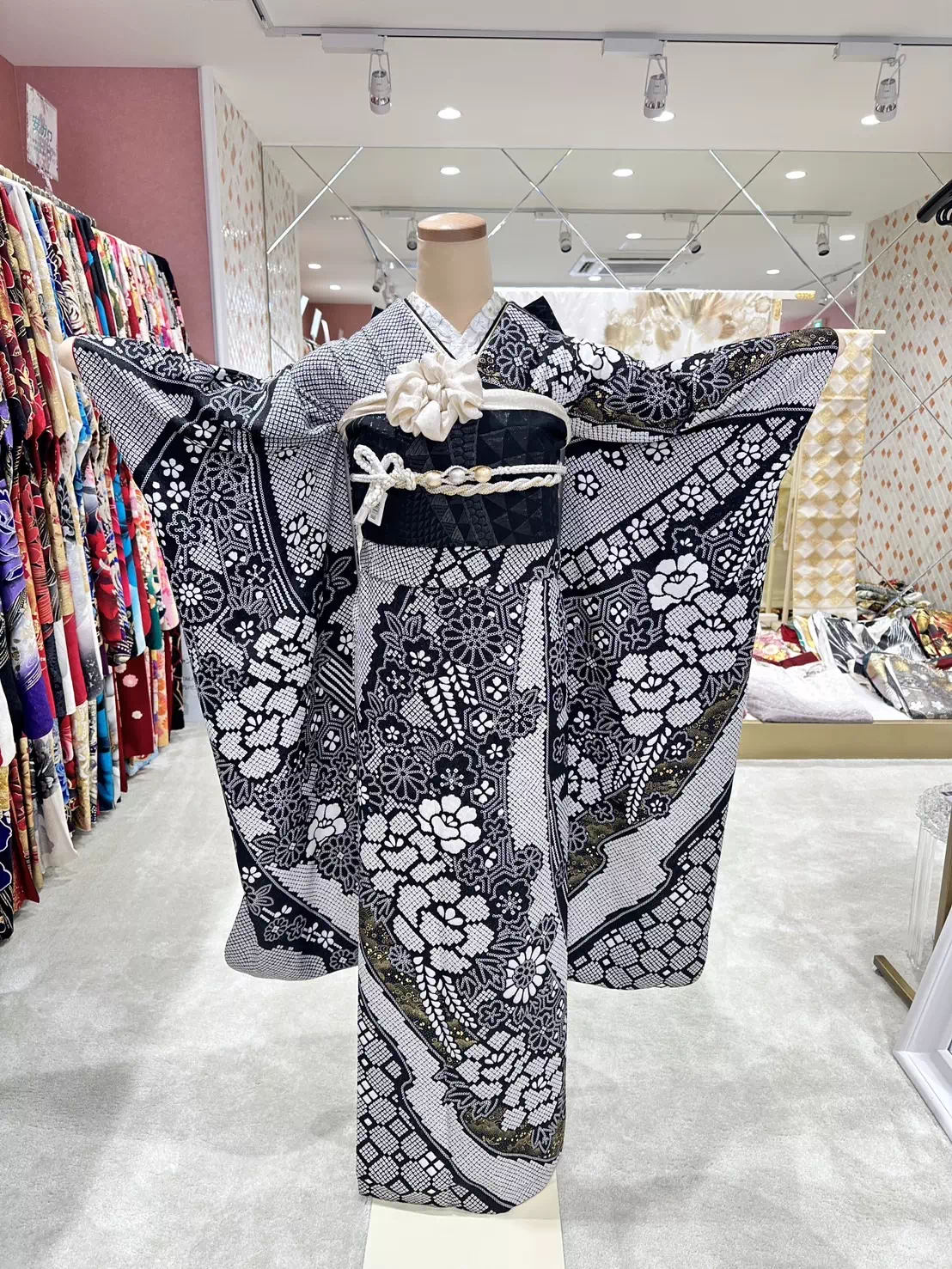 TAKAZEN姫路店　姫路市　成人式　卒業式　袴　振袖　イマドキ振袖　古典柄　口コミ　振袖レンタル　イマドキコーディネート　姫路市振袖レンタル　takazen　2024年成人 2025年成人　成人式　