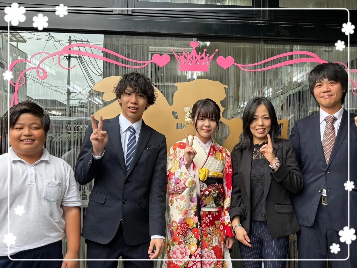 成人式　振袖　前撮り撮影会　正統派古典　赤/黒/白　御所車柄/牡丹柄　人気　上品　可愛い　伝統的古典　最高級金彩刺繍絞り友禅　IKKO