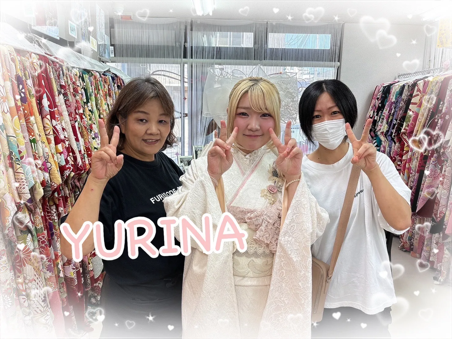 振袖　レンタル　奈良　振袖安い　ヘップバーン“ミニョン”(かわいい)　白　立体花　フレンチレトロ　おしゃれな　ガーリー　レースインナー/ブーツコーデ　香音ちゃん