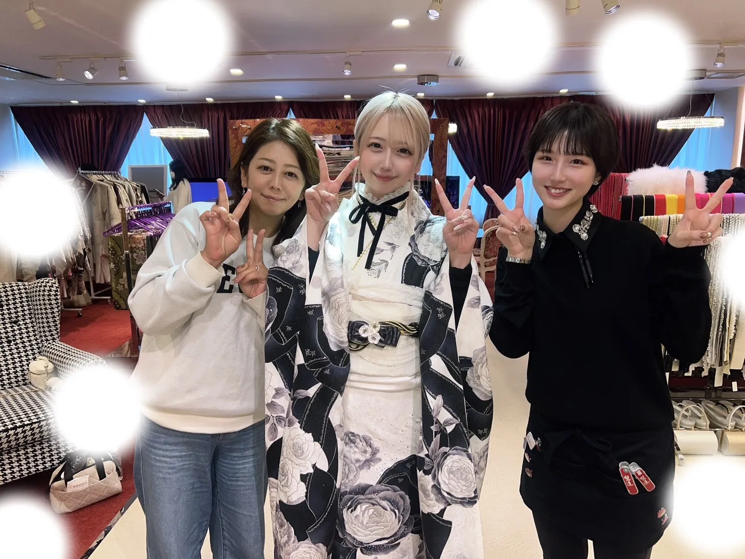 成人式　前撮り　梅田　振袖レンタル　袴レンタル　ヘップバーン　キラキラ　かわいい　白　黒