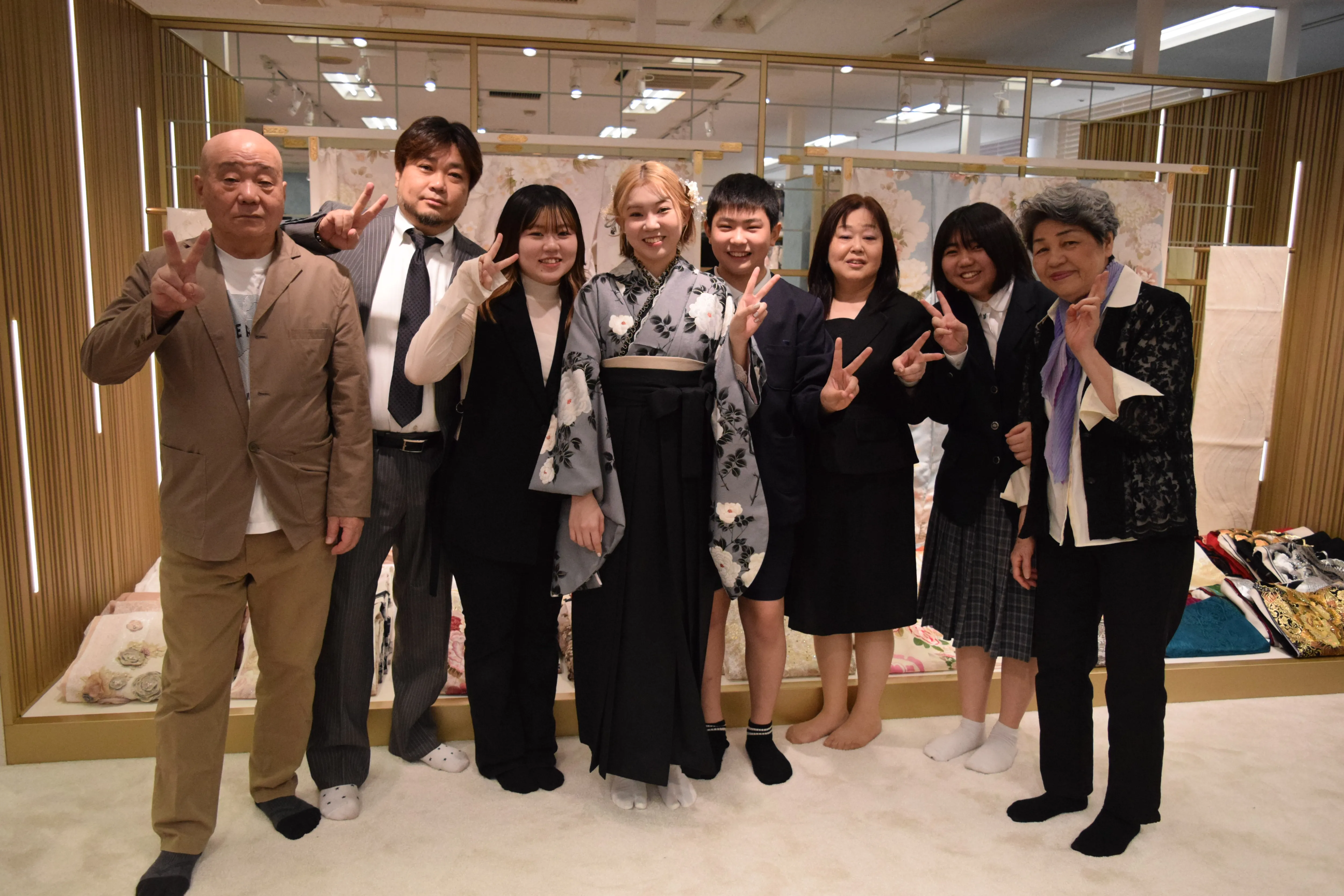 TAKAZEN心斎橋店　前撮り撮影会　卒業式袴　袴レンタル　かっこいい　黒袴