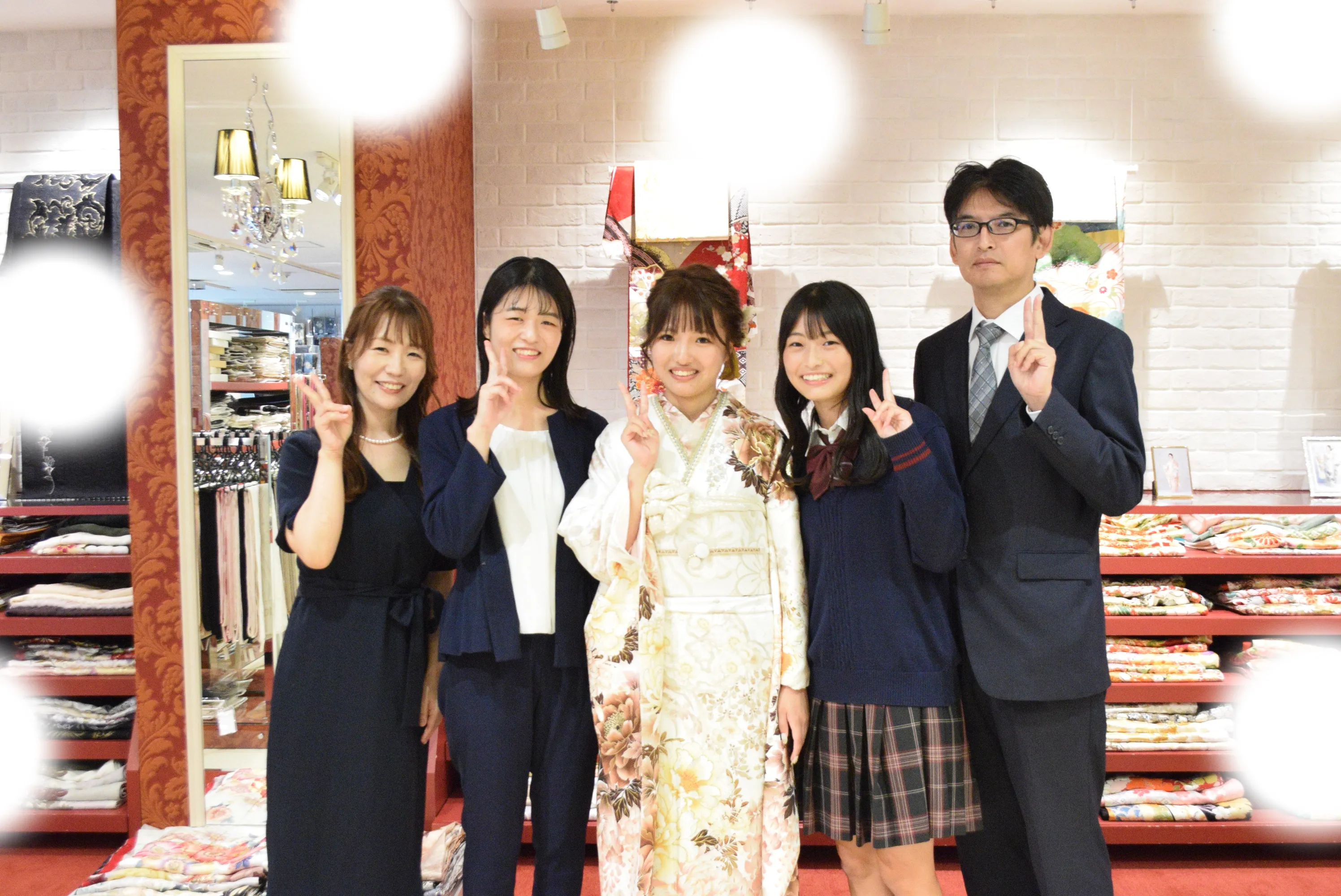 成人式　前撮り　梅田　くすみカラー　人気　可愛い　家族写真