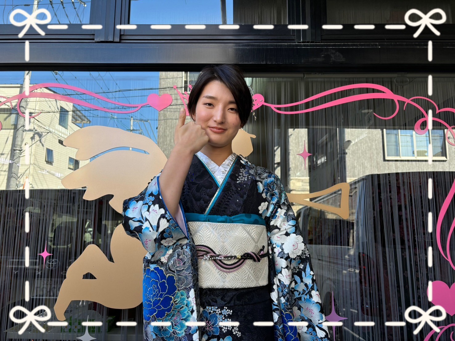 前撮り　撮影会　振袖　レンタル　奈良　きれい　かわいい　くすみ　ガーリー　古典　イマドキ　安い！モード　黒/ブルー(青色)　牡丹柄　派手　綺麗　かっこいい振袖　桂由美デザイン　ギャル