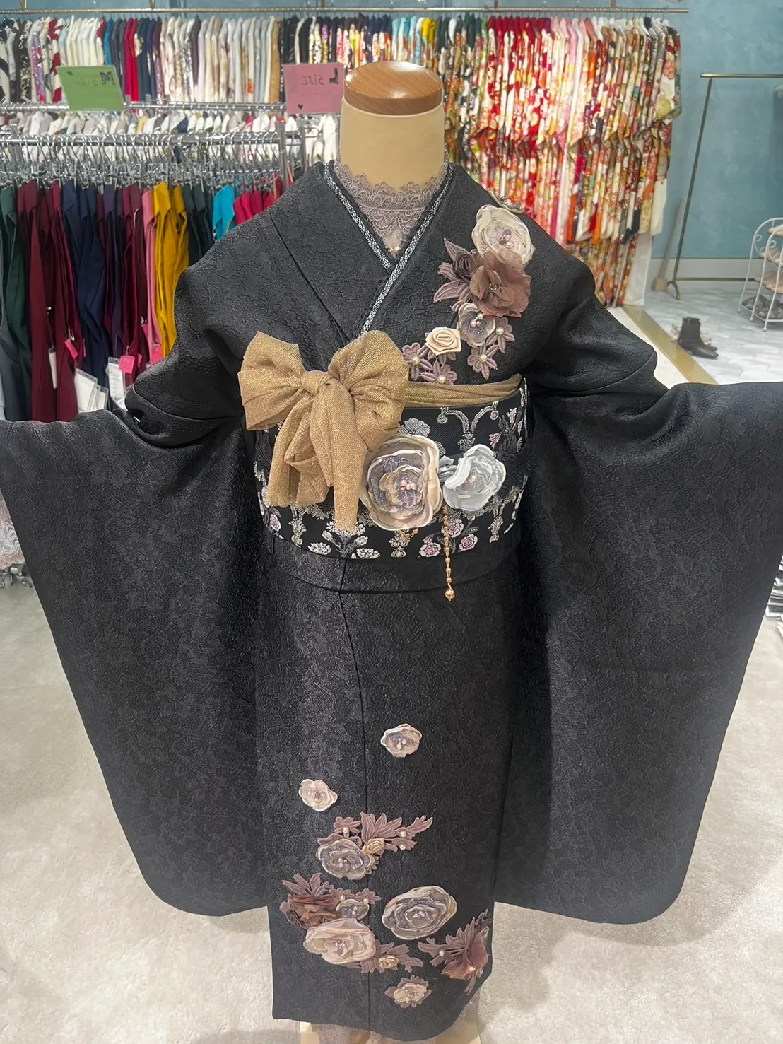 振袖レンタル　成人式　なんば　心斎橋　天王寺　大阪　人気　黒　かわいい