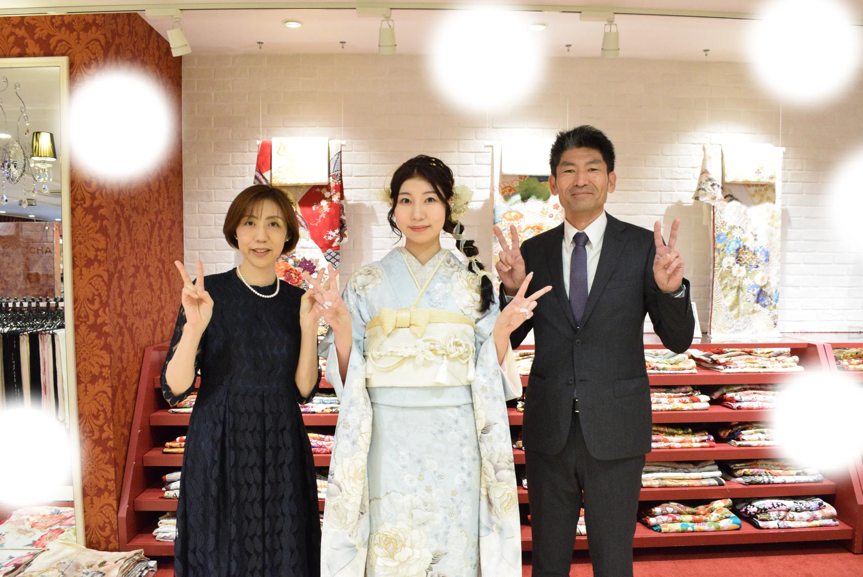 成人式　前撮り　梅田　水色　キラキラ　ヘップバーン　家族写真