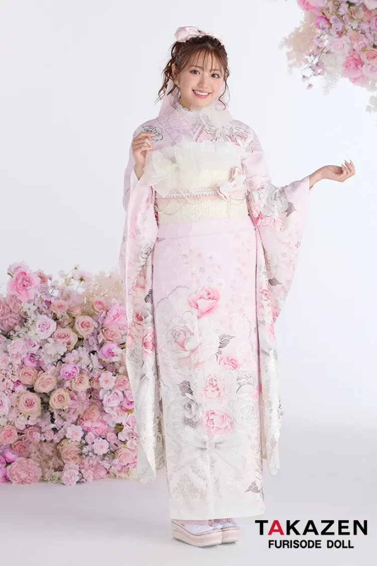 TAKAZENのレンタル振袖 ヘップバーンコスメカラー ピンク バラ柄 甘めガーリー スワロフスキー/パール付き あざとかわいい 量産型 レースインナーコーデ 香音【通販可】26002