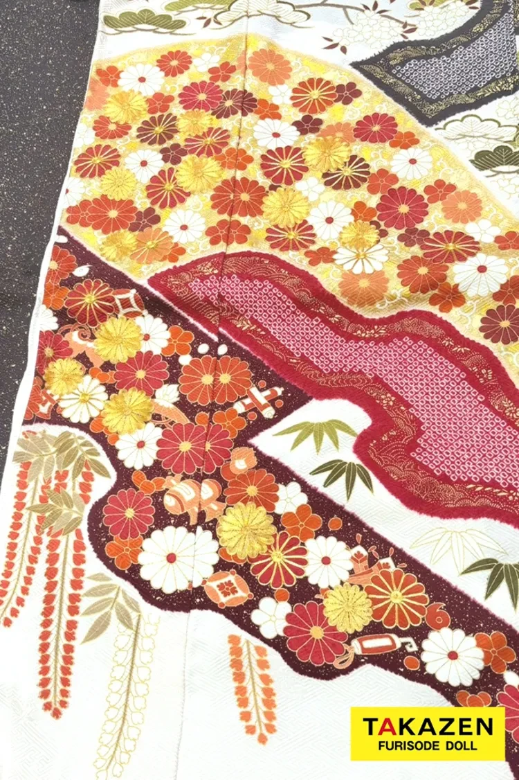 TAKAZENのレンタル振袖 プレミアム古典 青柳/最高級金駒繍絞り手描友禅 白/赤 菊柄 高級振袖 綺麗 はんなり 豪華 村上なずな【通販可】26045