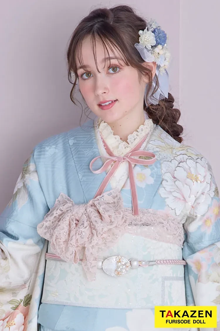 TAKAZENのレンタル振袖 くすみカラーガーリー 水色/淡い色 牡丹柄 かわいい振袖 トレンド リボンアレンジ 周防ジゼル【通販可】26054