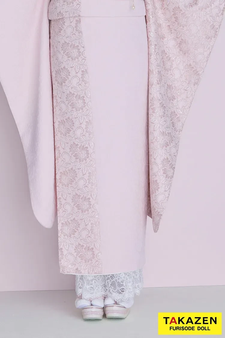 TAKAZENのレンタル振袖 くすみカラーガーリー ピンク/淡い色 無地 レース/ジャガード生地 かわいい振袖 フェミニン 量産型 レースインナーコーデ 佐藤不二子【通販可】26055