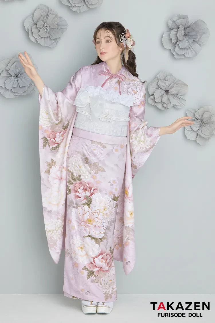 TAKAZENのレンタル振袖 くすみカラーガーリー 薄ピンク/淡い色 牡丹柄 かわいい トレンド リボンコーデ フェミニン 周防ジゼル【通販可】26057