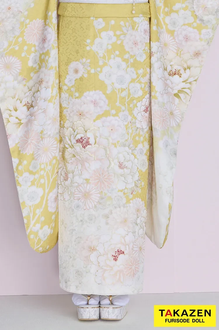 TAKAZENのレンタル振袖 くすみカラーガーリー イエロー/黄色/淡い色 牡丹柄 かわいい レース小物コーデ トレンド振袖 佐藤不二子【通販可】26059