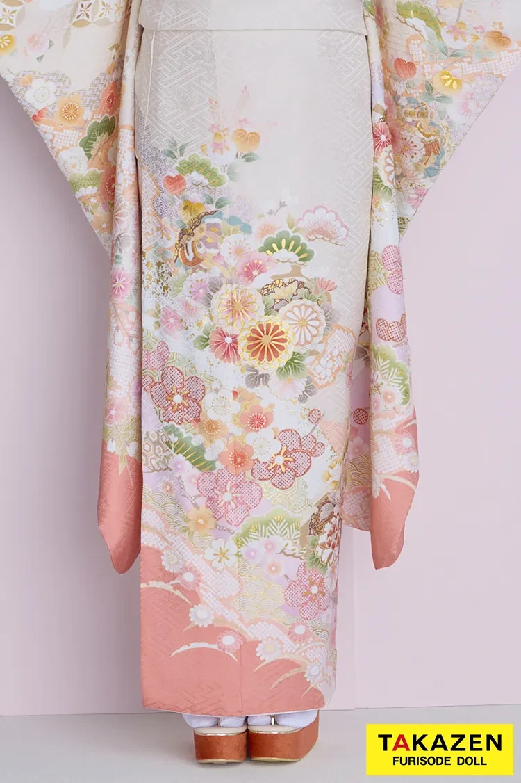 TAKAZENのレンタル振袖 くすみカラー古典 サーモンピンク/ピンクベージュ 菊柄/梅柄 かわいい 清楚 おしとやか 上品 佐藤不二子【通販可】26061