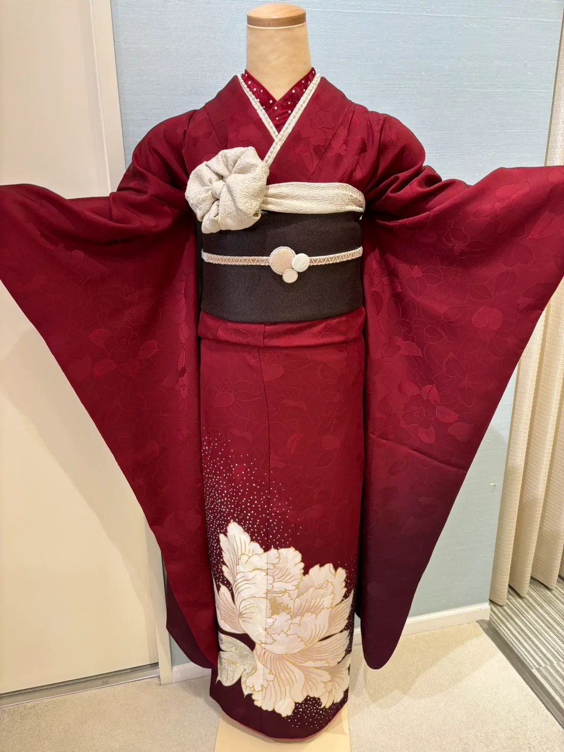 成人式　振袖レンタル　エンジ　くすみカラー　エレガント　すっきり　大人っぽい