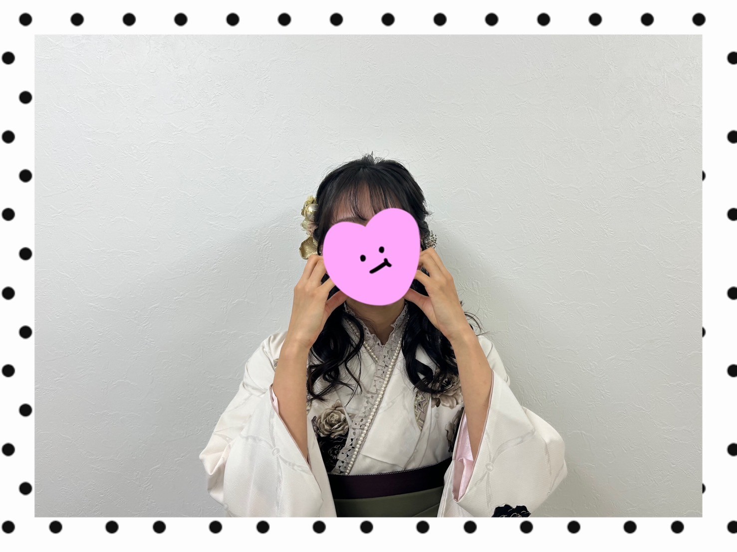 卒業式　袴　前撮り撮影会　奈良　くすみカラー古典　くすみピンク/白　バイカラー　香音(かのん)ちゃん　大柄　かわいい　JAPANSTYLE×中村里砂ブランド袴　くすみカラー古典　クリーム/ブラウン　毬柄　シンプル　おしゃれ【通販可】R23036