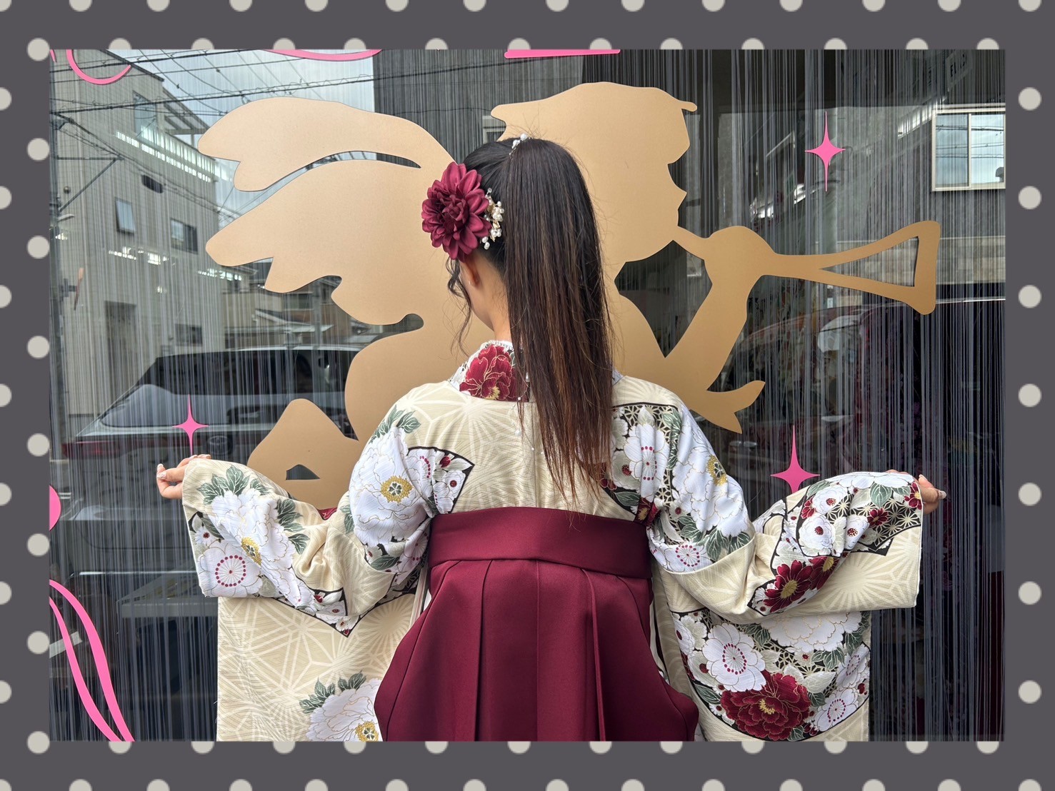袴　レンタル　奈良　袴安い　可愛い　オシャレ　くすみ　イマドキ　レース　JAPANSTYLE×中村里砂ブランド袴　くすみカラー古典　クリーム/ブラウン　毬柄　シンプル　おしゃれ【通販可】R23036JAPANSTYLE×中村里砂ブランド袴　くすみカラー古典　クリーム/ブラウン　毬柄　シンプル　おしゃれ【通販可】R23036