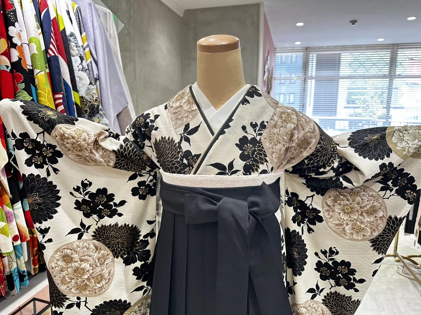 TAKAZEN姫路店　加古川市　高砂市　人気振袖　振袖レンタル　姫路市　成人式　卒業式　袴　振袖　イマドキ振袖　香音　