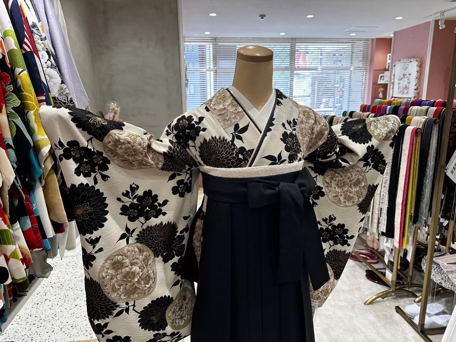 TAKAZEN姫路店　加古川市　高砂市　人気振袖　振袖レンタル　姫路市　成人式　卒業式　袴　振袖　イマドキ振袖　香音　