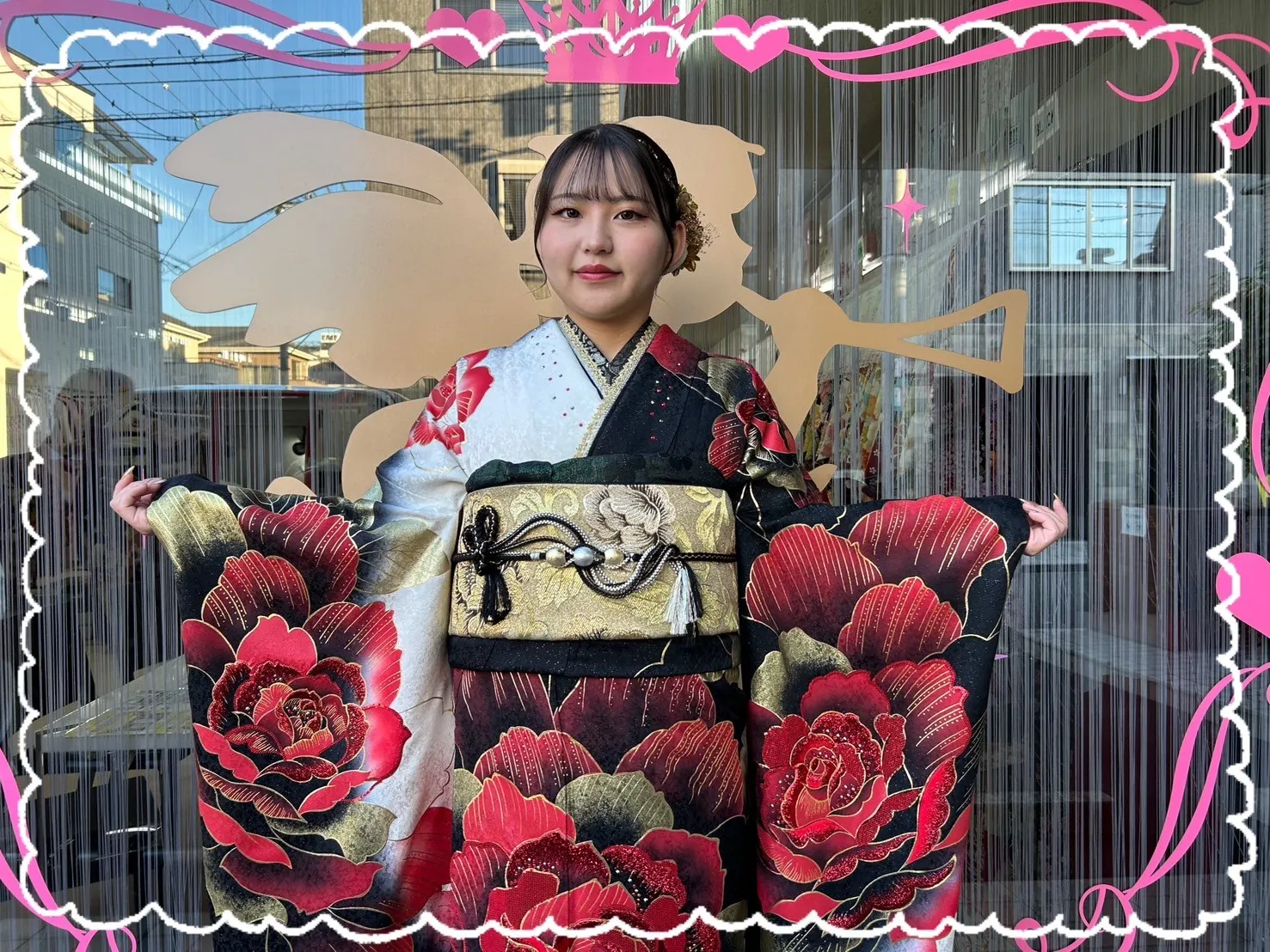成人式　振袖　前撮り撮影会モード系グラマラス　赤/黒/金　バラ/大柄　派手かわいい　キラキラ　目立つ　ギャル振袖　グラマラス　スワロフスキー付き　夏音
